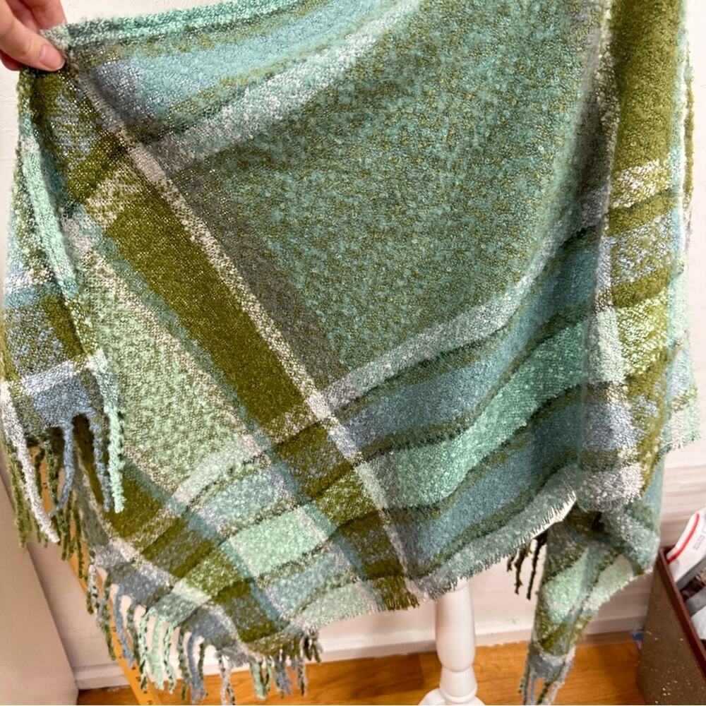 J Jill Green Plaid Fringe Cozy Boucle Rana Poncho Cape Womens OS Boho Fall - Picture 8 of 9